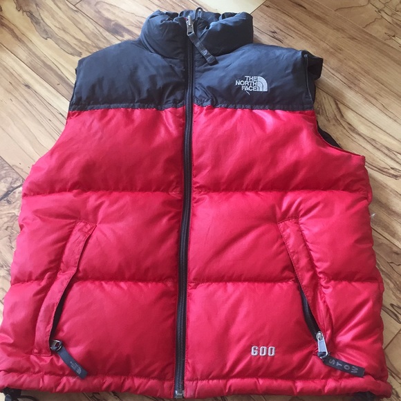 The North Face Boys M Puffer Vest Red 